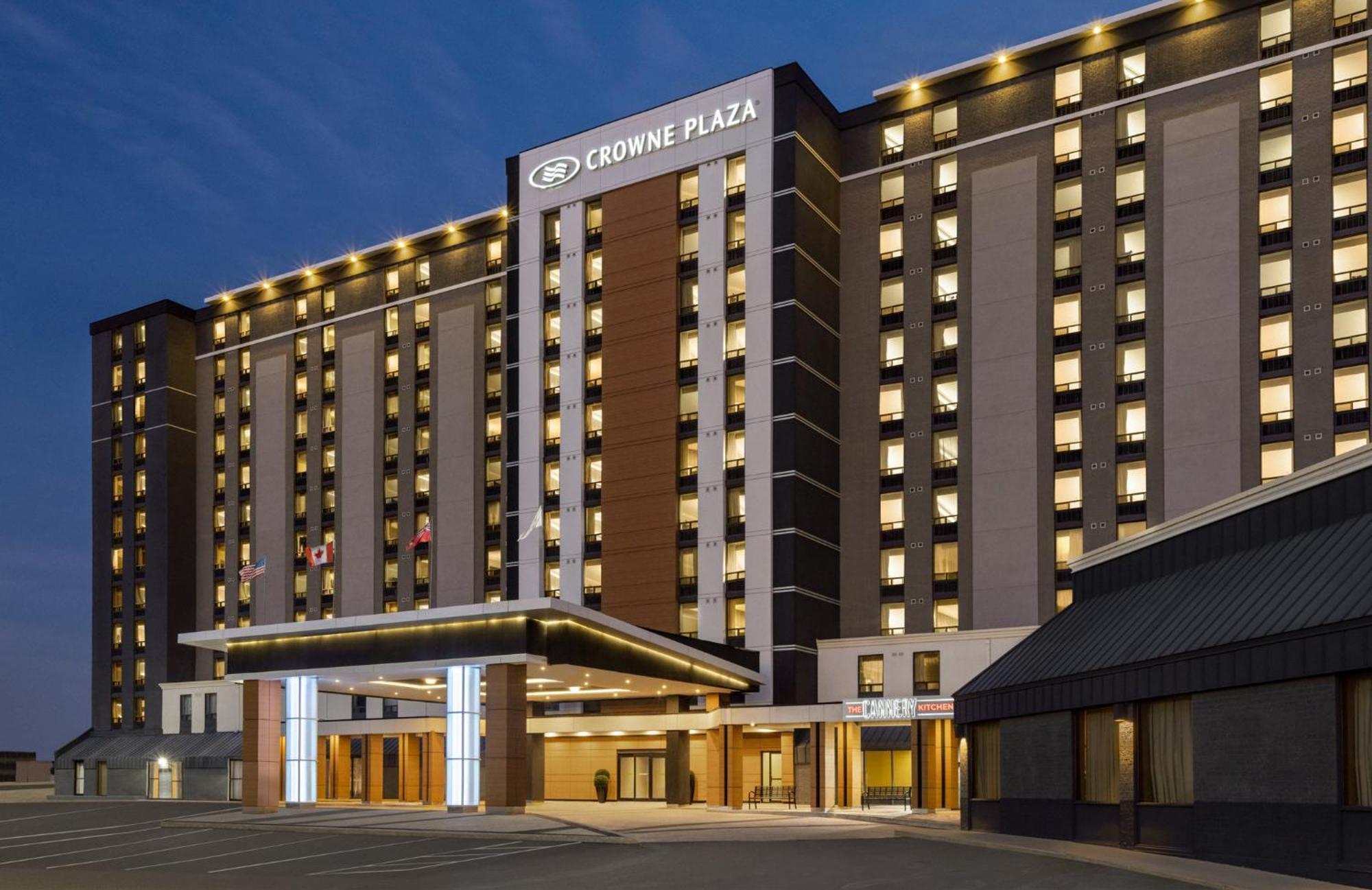 Crowne Plaza Toronto Airport, An Ihg Hotel Экстерьер фото